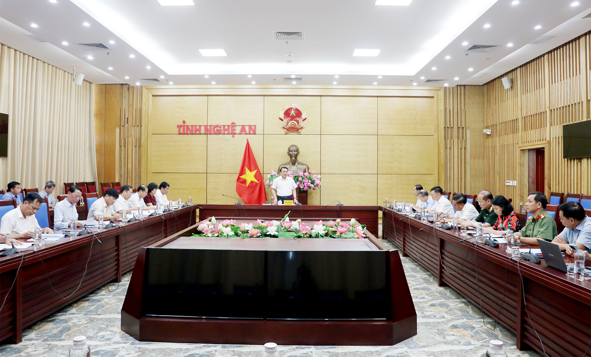 Anh-tin-bai